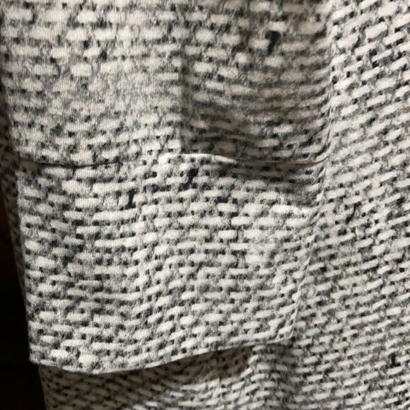 LulaRoe woman top geometric slinky black gray cream 2XL FIRM on PRICE - Picture 5 of 6